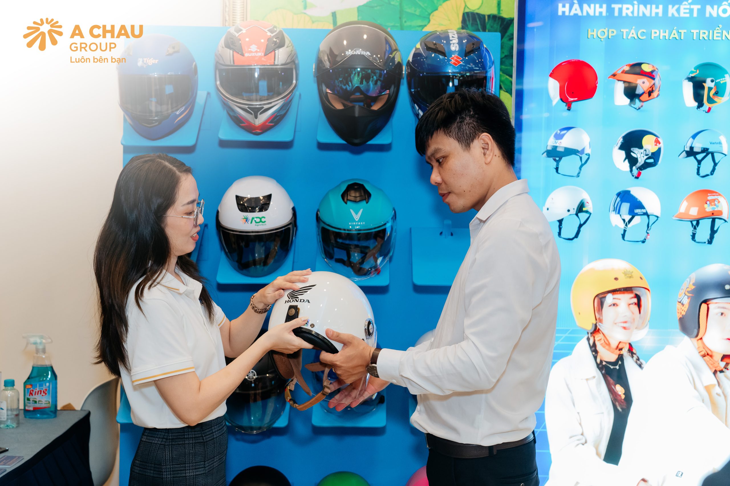 Á Châu Group đã chỉ ra sự khác biệt rõ rệt giữa mũ bảo hiểm kém chất lượng và sản phẩm chính hãng