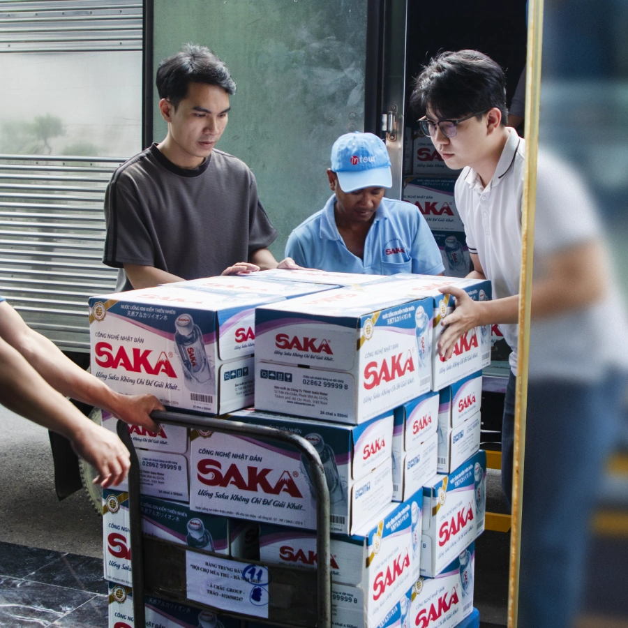 "CHO ĐI LÀ YÊU THƯƠNG" - Á CHÂU GROUP ĐỒNG HÀNH CÙNG BÀ CON VÙNG LŨ MIỀN TRUNG