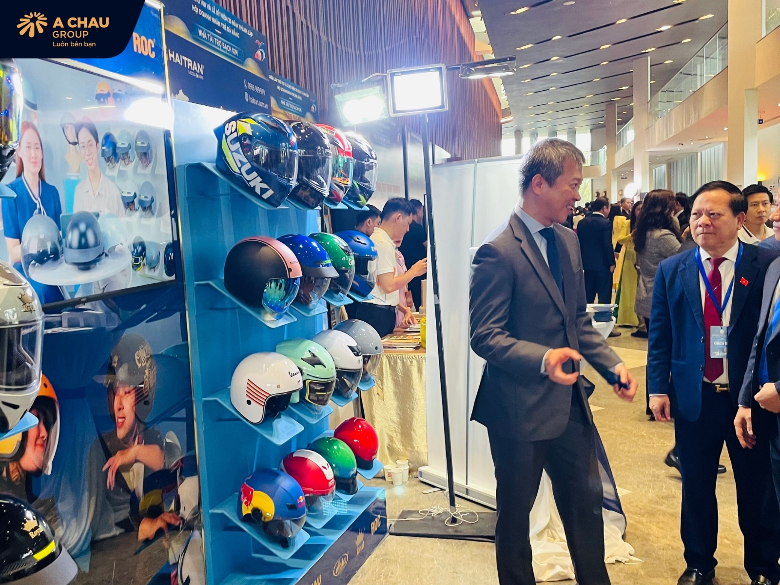 Hình tại đại hội Doanh nhân Trẻ Đà Nẵng lần thứ VIII