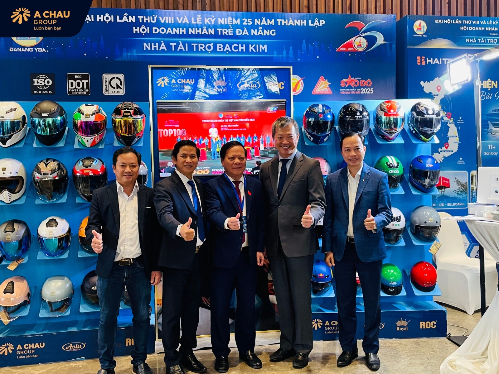 Hình tại đại hội Doanh nhân Trẻ Đà Nẵng lần thứ VIII