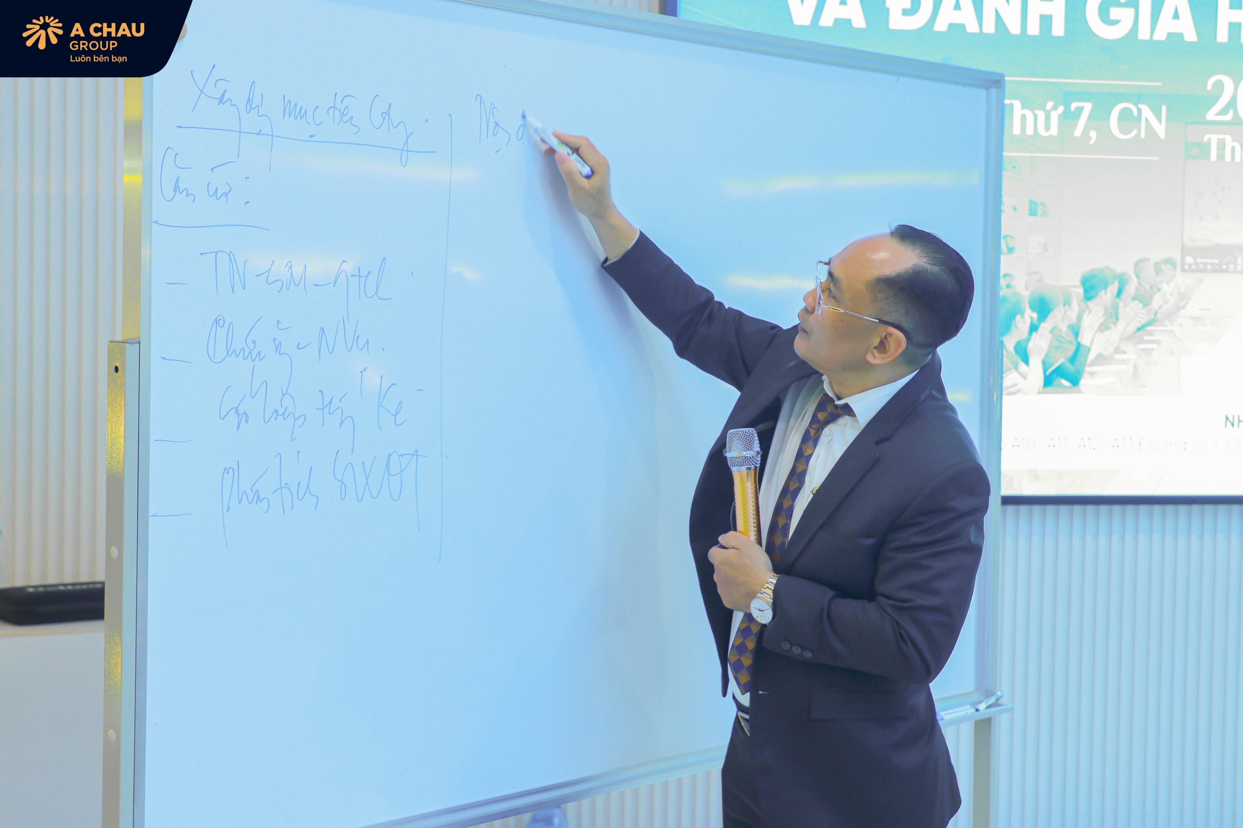 Á Châu Group tổ chức lớp học “thực hành xây dựng kpis & đánh giá hiệu quả công việc”