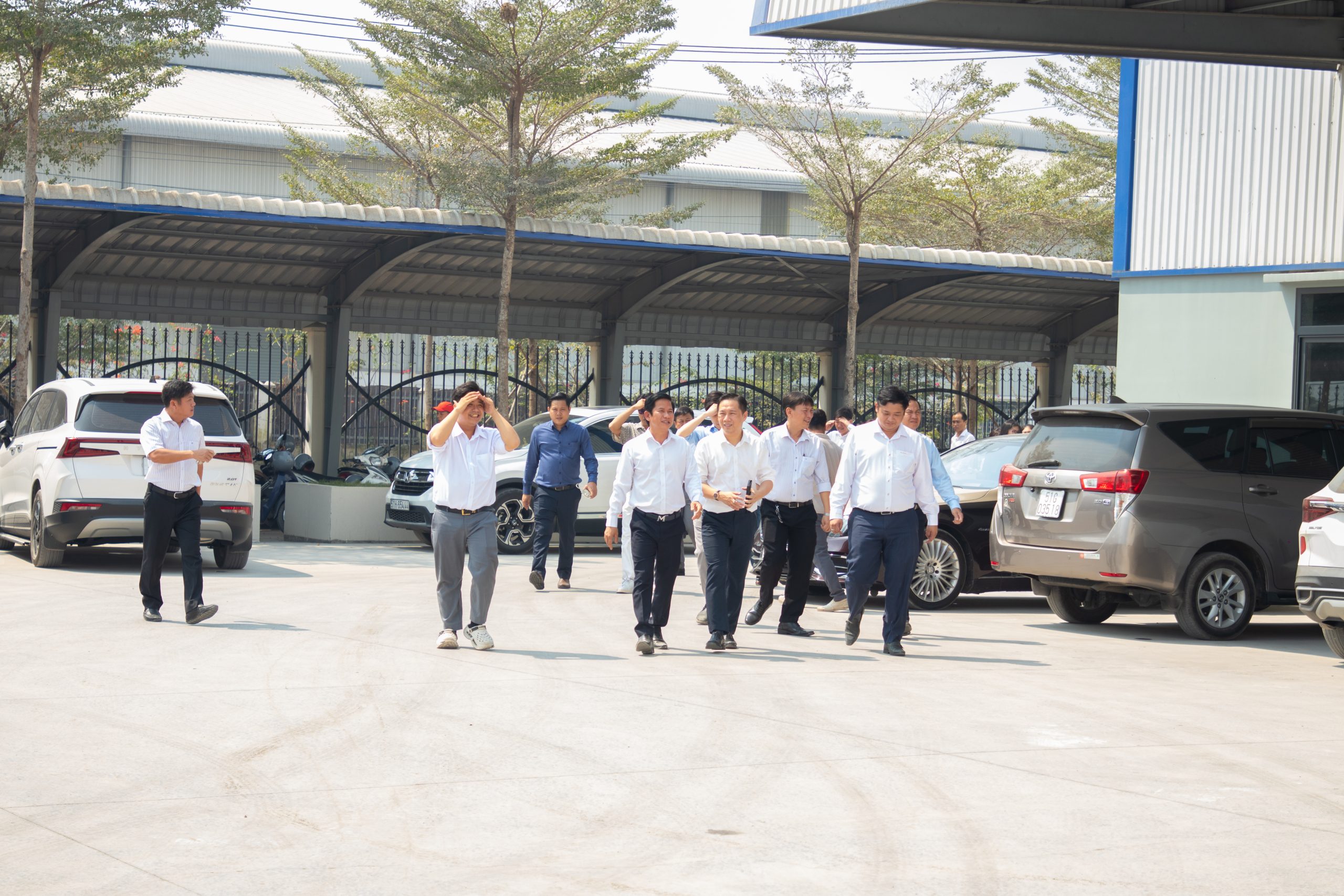 Một số hình ảnh tại buổi tham quan nhà máy