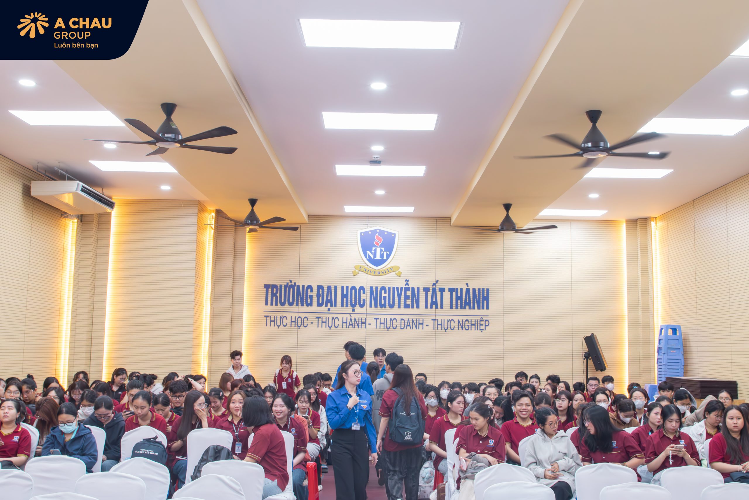 Một số hình ảnh khác tại sự kiện Á Châu Group ký kết hợp tác chiến lược với Đại học Nguyễn Tất Thành tại Diễn đàn B2B 2026