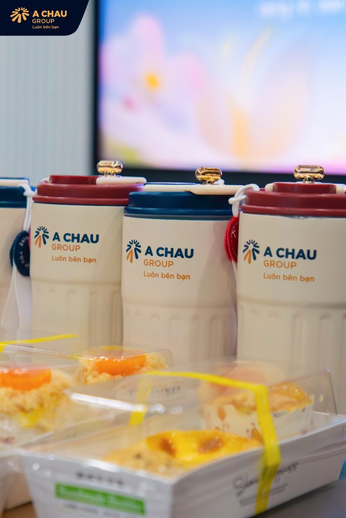 Một số hình ảnh tặng quà