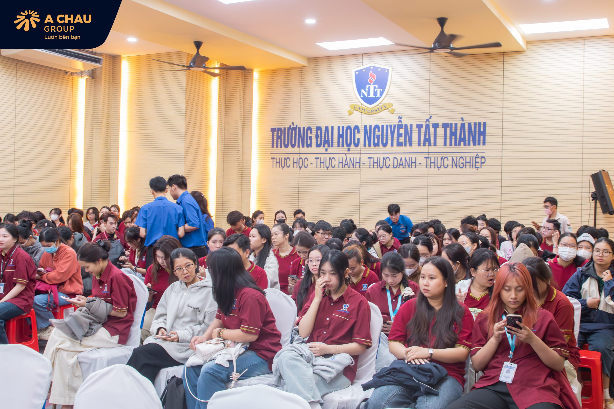 Một số hình ảnh khác tại sự kiện Á Châu Group ký kết hợp tác chiến lược với Đại học Nguyễn Tất Thành tại Diễn đàn B2B 2026