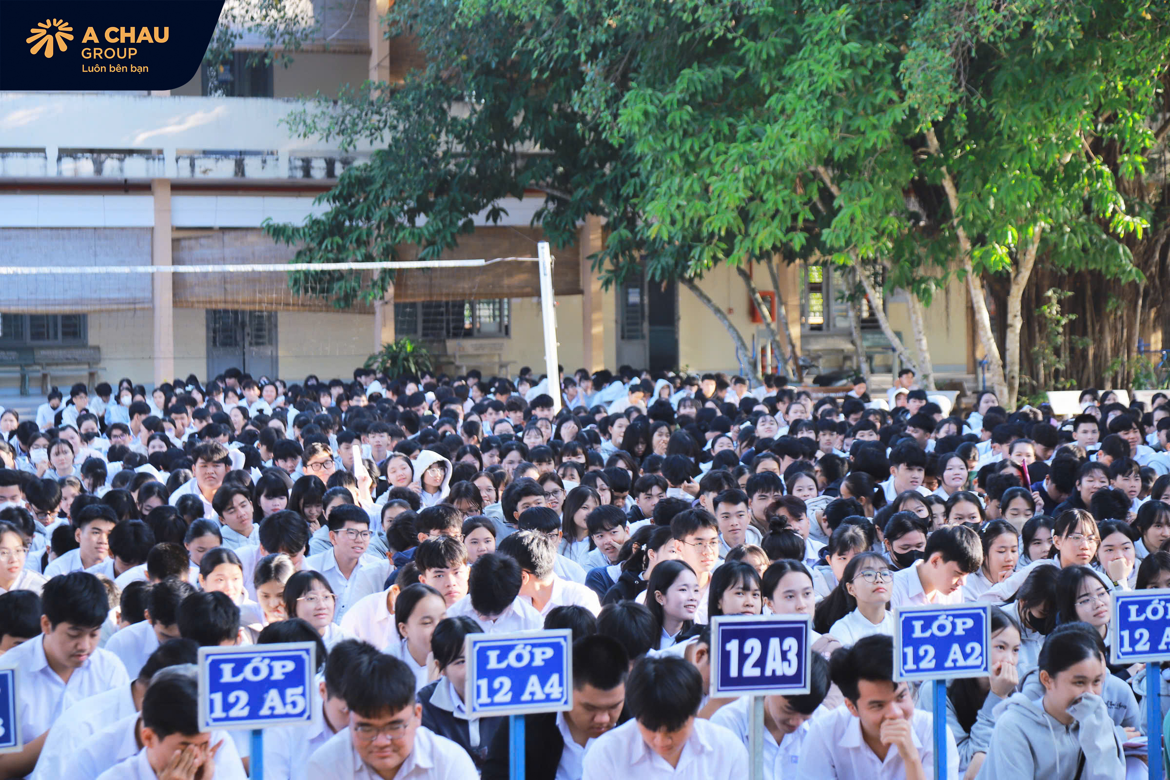 Á Châu Group trao tặng 150 mũ bảo hiểm cho học sinh Trường THPT Trần Phú – Tân Biên 10 Một số hình ảnh Á Châu Group trao tặng 150 mũ bảo hiểm cho học sinh Trường THPT Trần Phú – Tân Biên