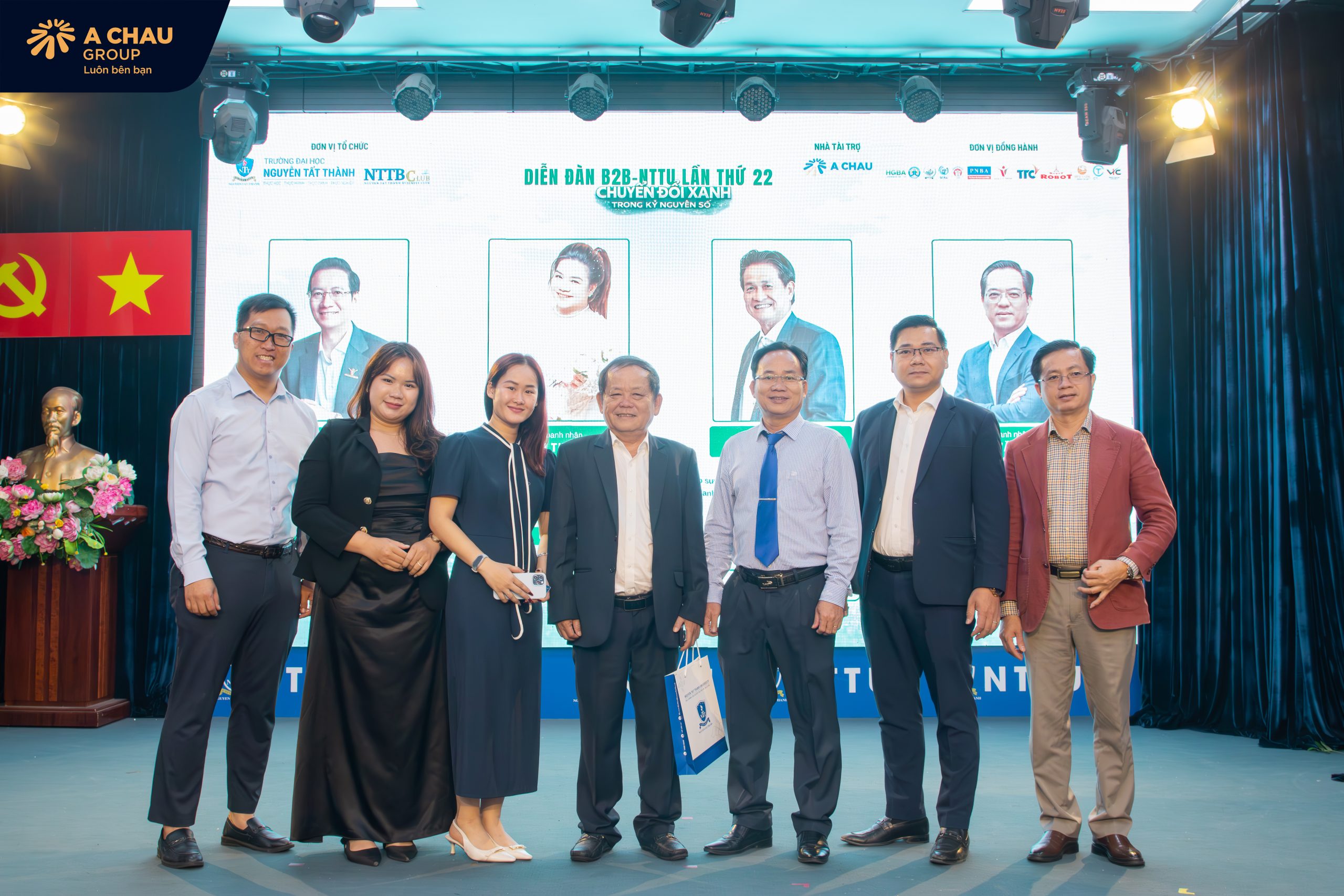 Một số hình ảnh khác tại sự kiện Á Châu Group ký kết hợp tác chiến lược với Đại học Nguyễn Tất Thành tại Diễn đàn B2B 2026