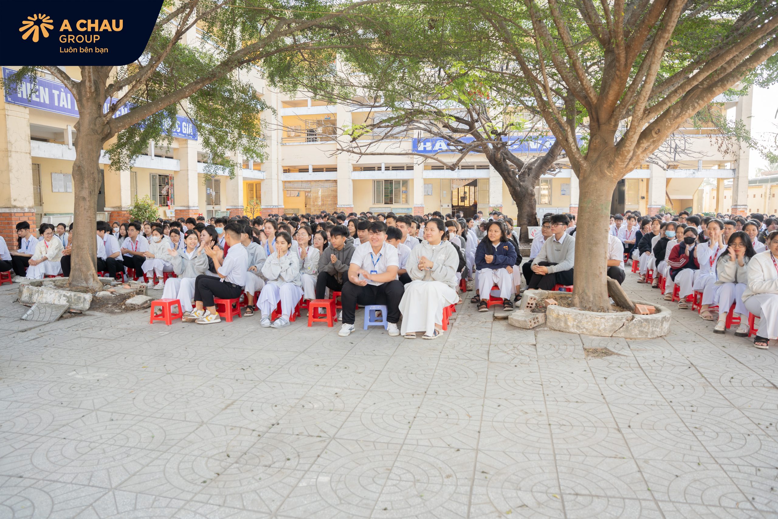 Tuyên truyền an toàn giao thông và phòng chống bạo lực học đường tại trường thpt bình thạnh