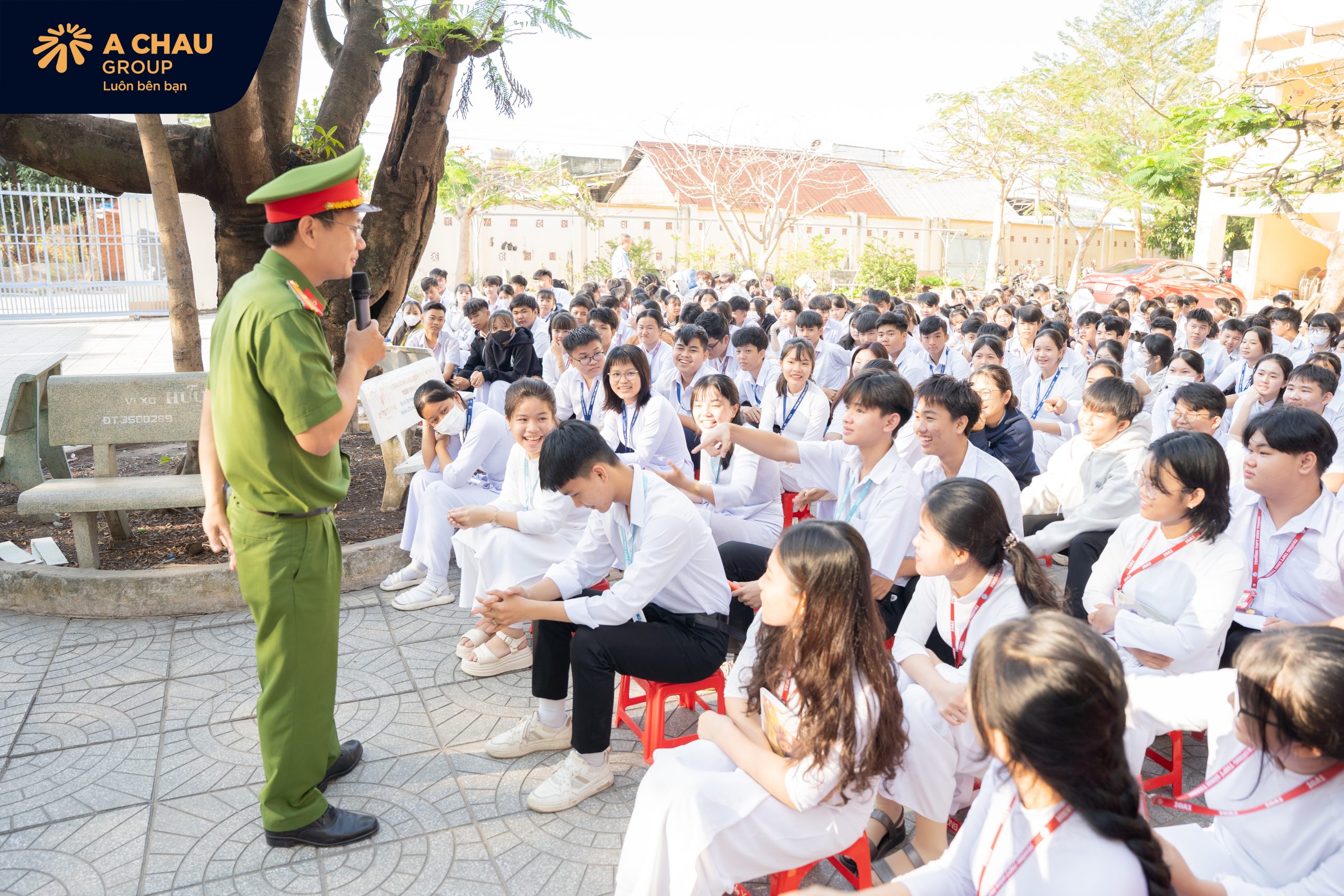 Tuyên truyền an toàn giao thông và phòng chống bạo lực học đường tại trường thpt bình thạnh