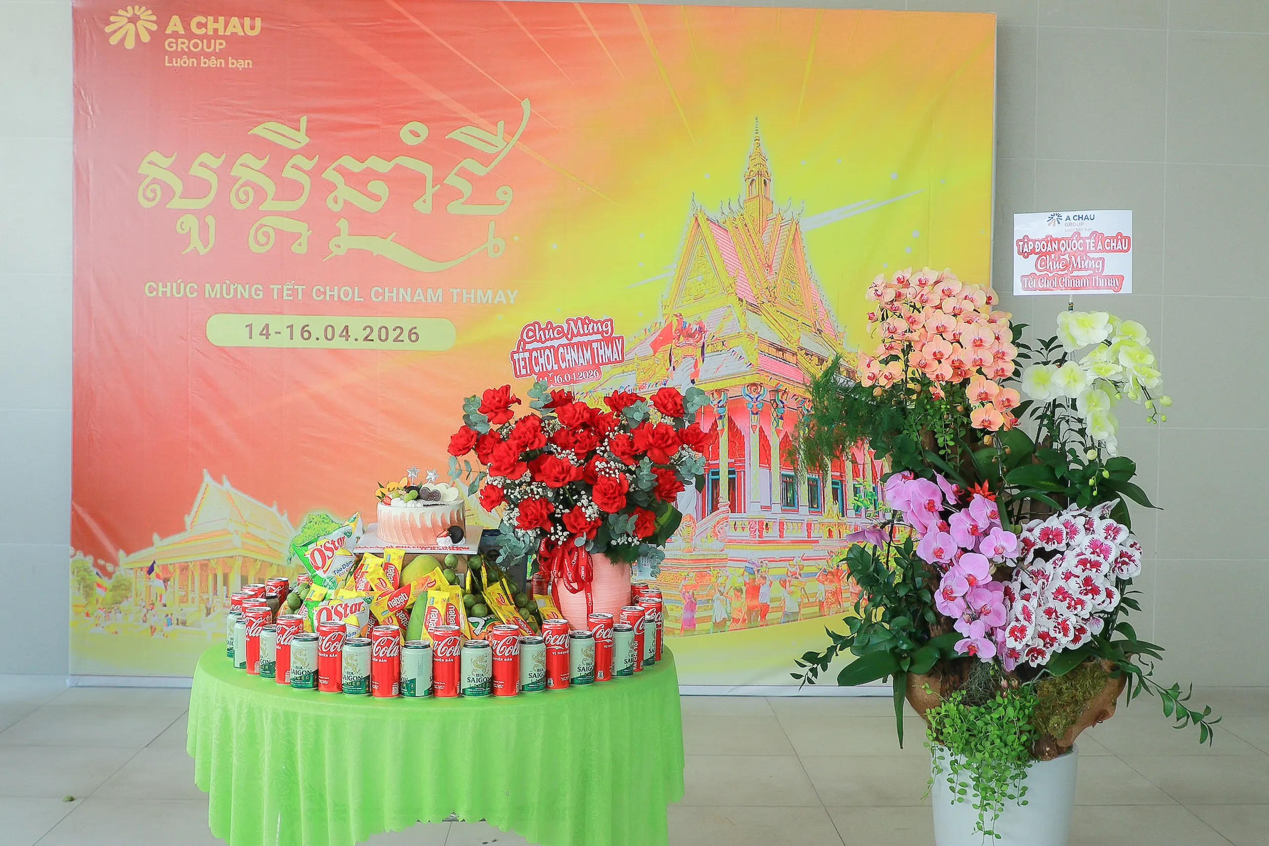 Bàn tiệc được chuẩn bị chỉn chu