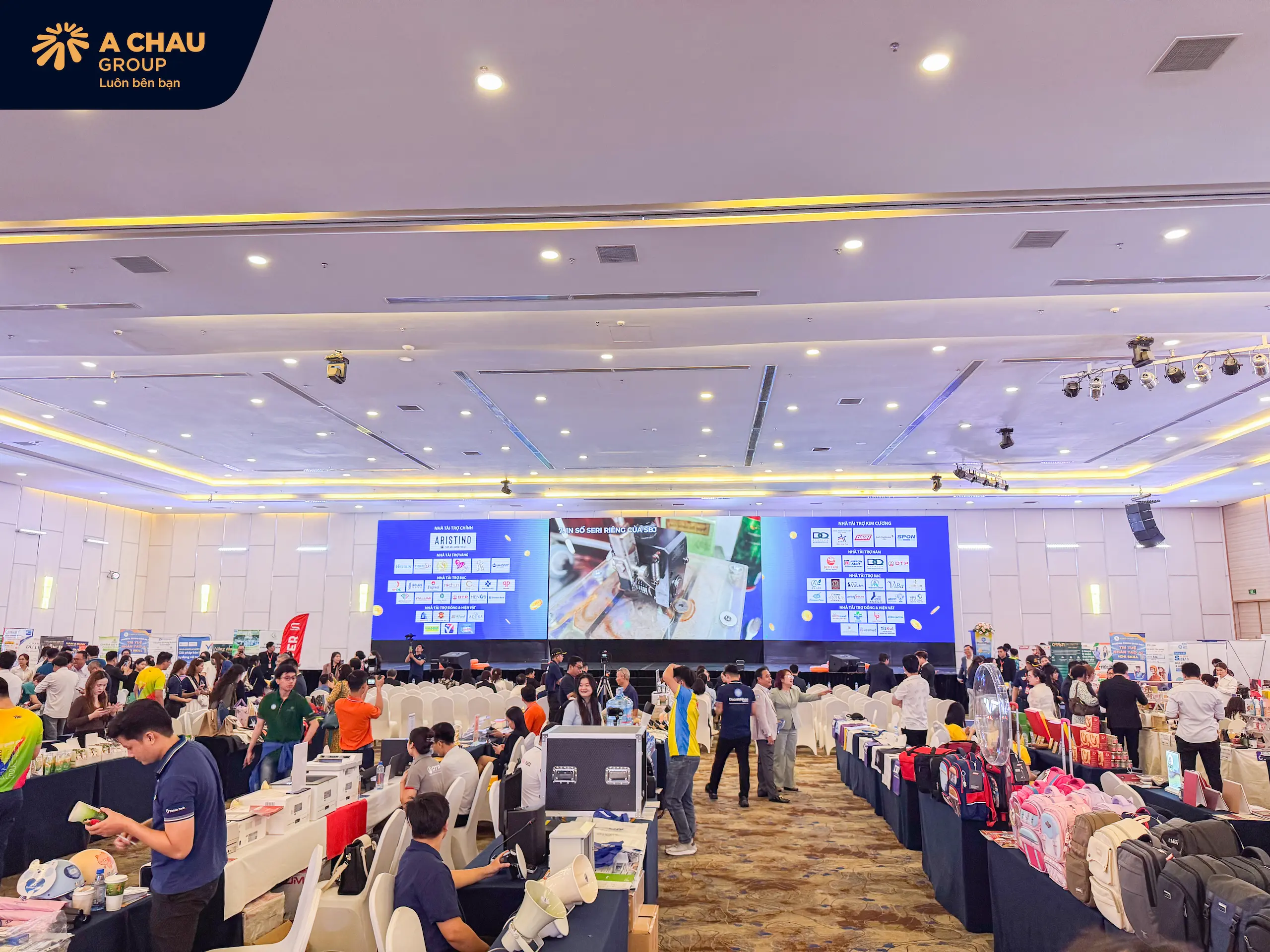 Á Châu Group mang giải pháp branding qua nón bảo hiểm đến sự kiện “8H Chốt Đơn – Bùng Nổ Mùa Hè 2026” 24 Á Châu Group mang giải pháp branding qua nón bảo hiểm đến sự kiện “8H Chốt Đơn – Bùng Nổ Mùa Hè 2026”