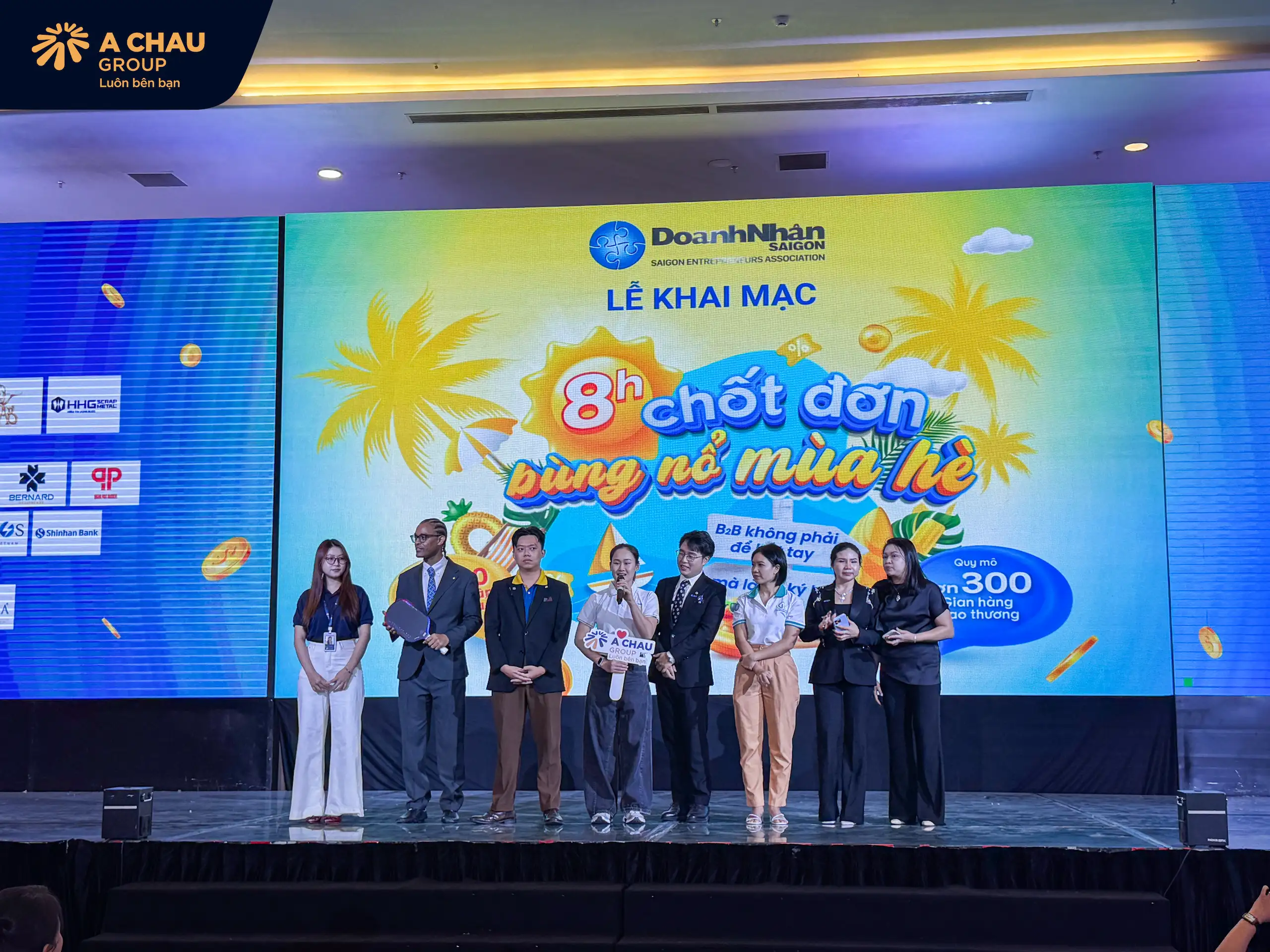 Á Châu Group mang giải pháp branding qua nón bảo hiểm đến sự kiện “8H Chốt Đơn – Bùng Nổ Mùa Hè 2026” 15 Á Châu Group mang giải pháp branding qua nón bảo hiểm đến sự kiện “8H Chốt Đơn – Bùng Nổ Mùa Hè 2026”