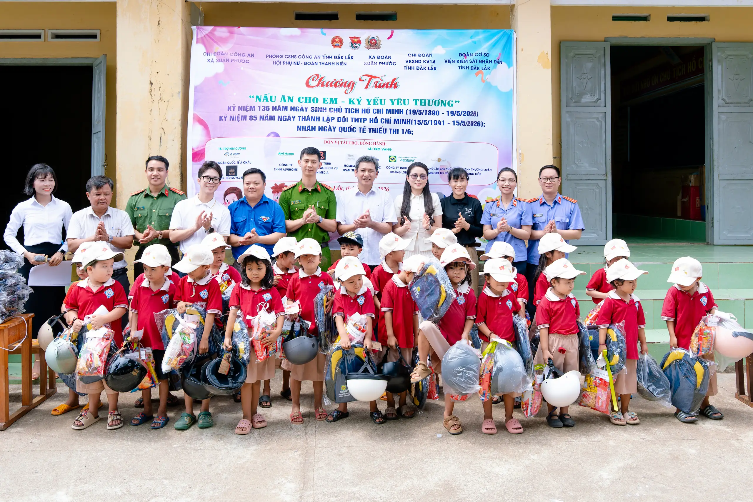 mang đến cho các em học sinh một ngày hội ý nghĩa, ấm áp và tràn đầy yêu thương.