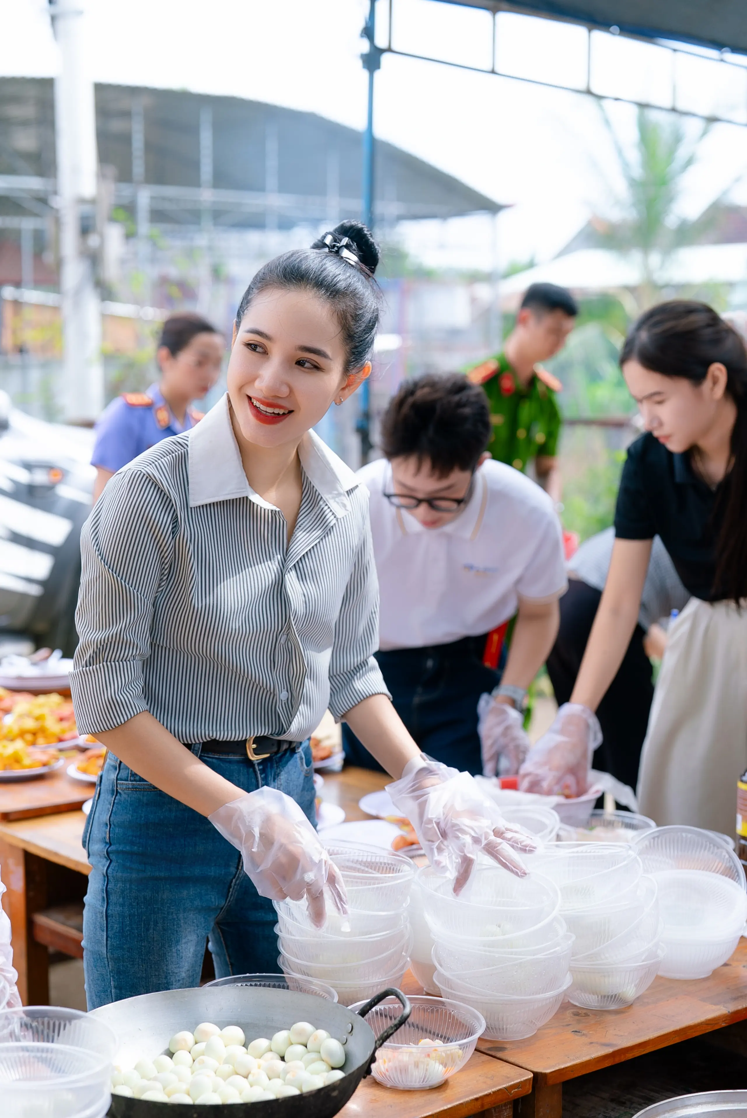 Tập đoàn quốc tế Á Châu đồng hành chương trình “nấu ăn cho em – kỷ yếu yêu thương” lan tỏa giá trị nhân văn tại Đắk Lắk