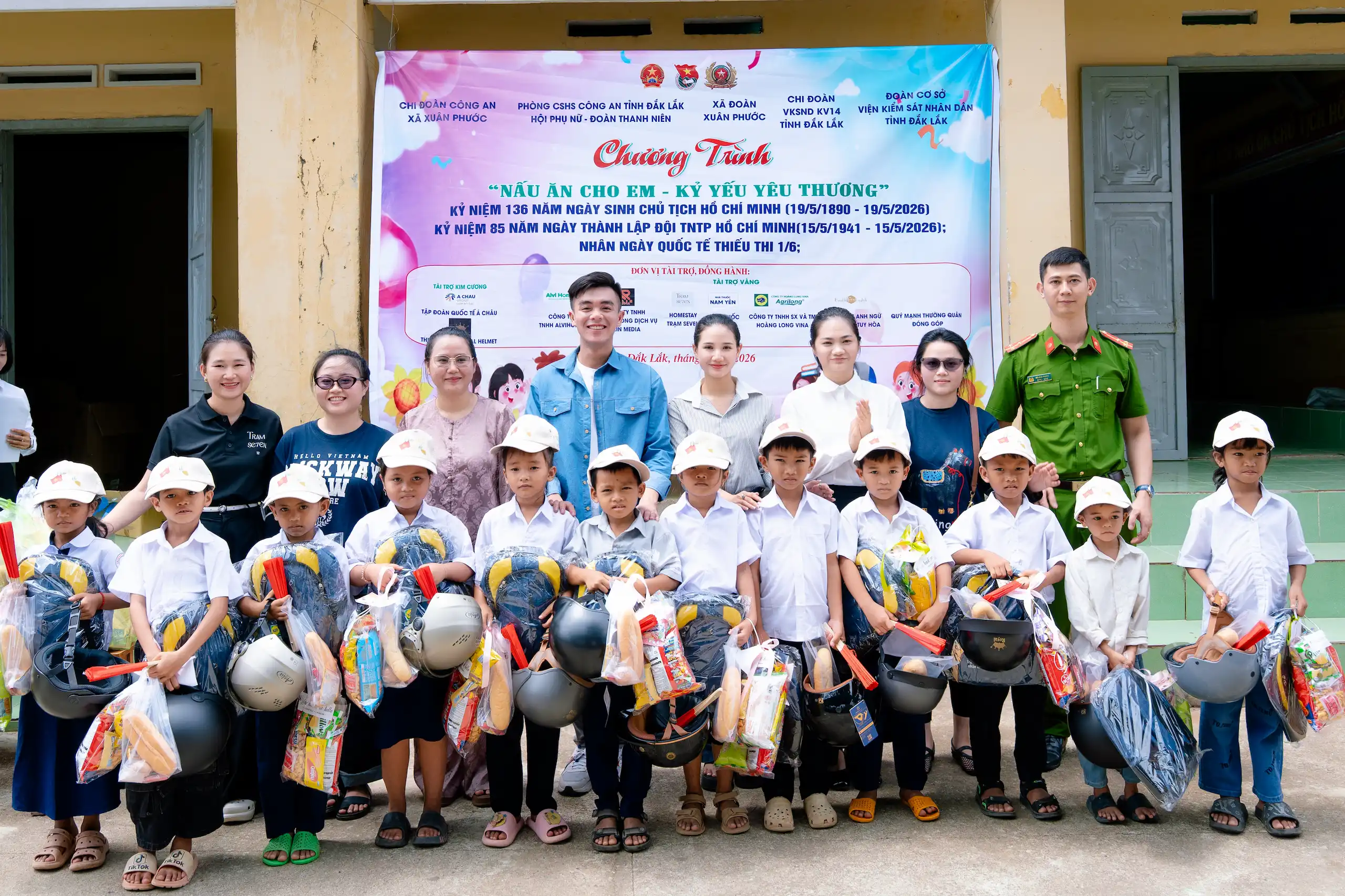 Tập đoàn quốc tế Á Châu đồng hành chương trình “nấu ăn cho em – kỷ yếu yêu thương” lan tỏa giá trị nhân văn tại Đắk Lắk