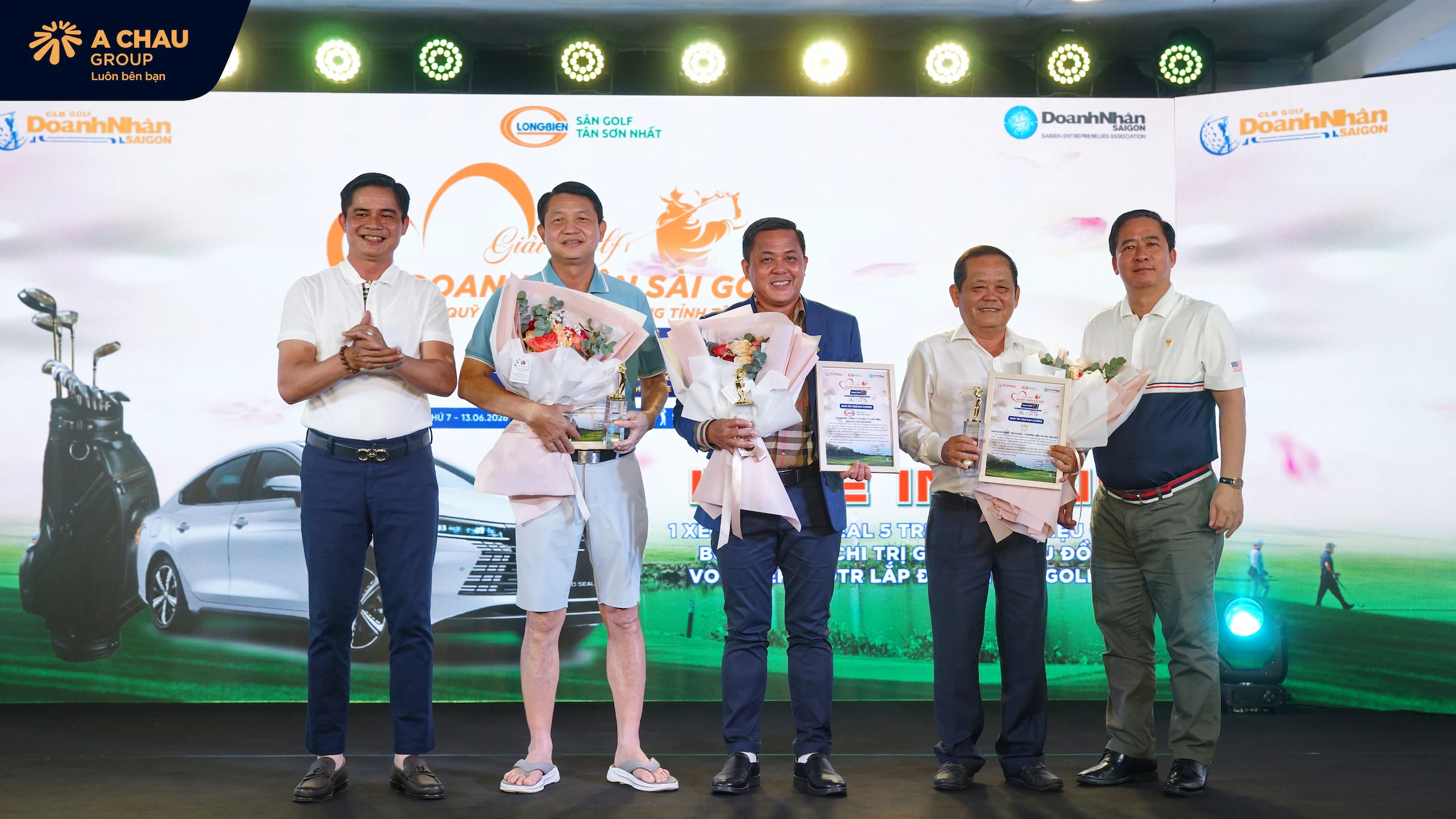 Á Châu Group đồng hành cùng giải Golf doanh nhân Sài Gòn tranh cúp Royal Helmet 5 Á CHÂU GROUP ĐỒNG HÀNH CÙNG GIẢI GOLF DOANH NHÂN SÀI GÒN: KIẾN TẠO MÁI ẤM – TRAO GỬI YÊU THƯƠNG
