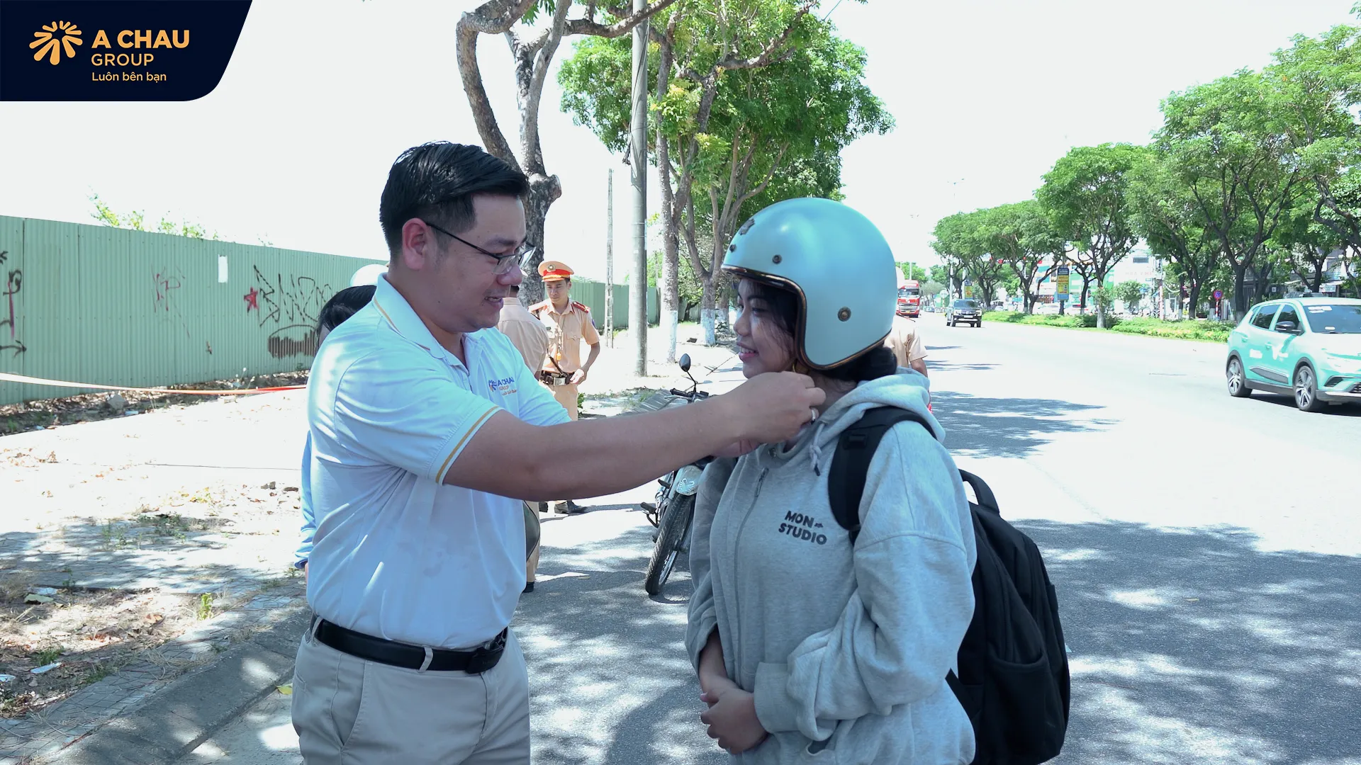 Chung tay xây dựng văn hóa giao thông văn minh