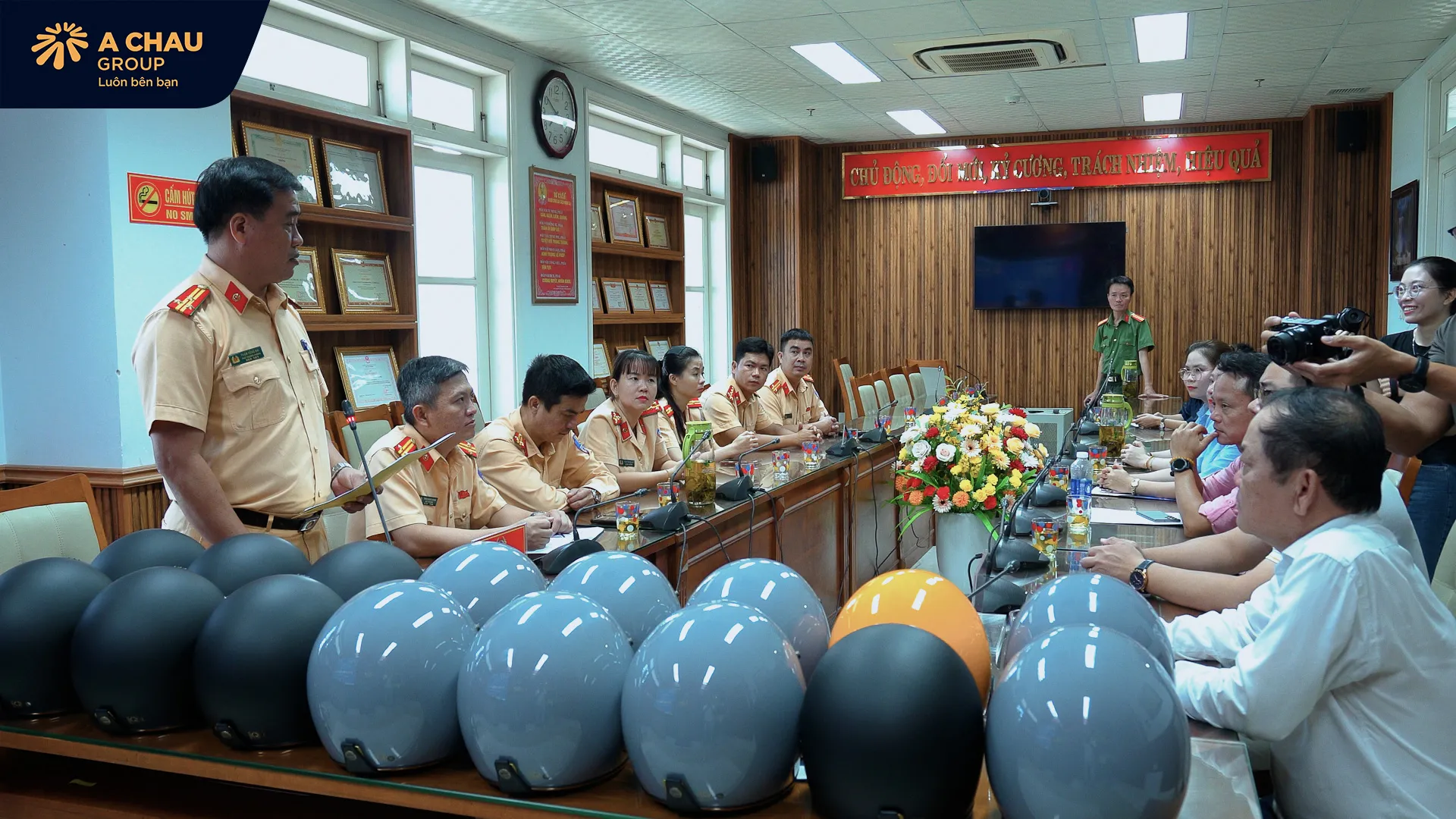 MỐT Ố HÌNH ẢNH TẠI LAN TỎA VĂN HÓA GIAO THÔNG AN TOÀN TẠI ĐÀ NẴNG