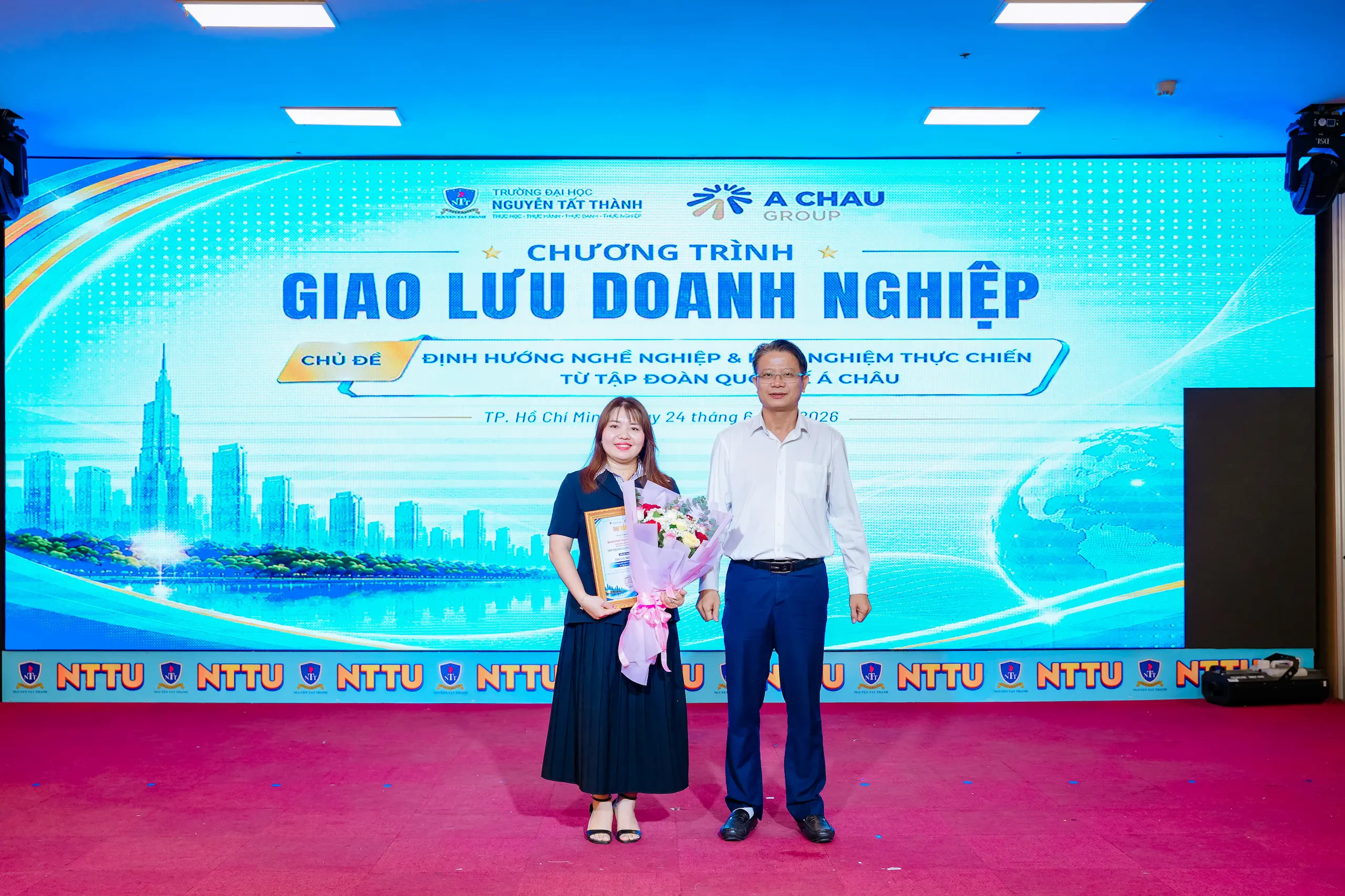 Bà Huỳnh Thị Thảo Sương phòng HCNS ban thư ký TGD Á Châu tại buổi lễ