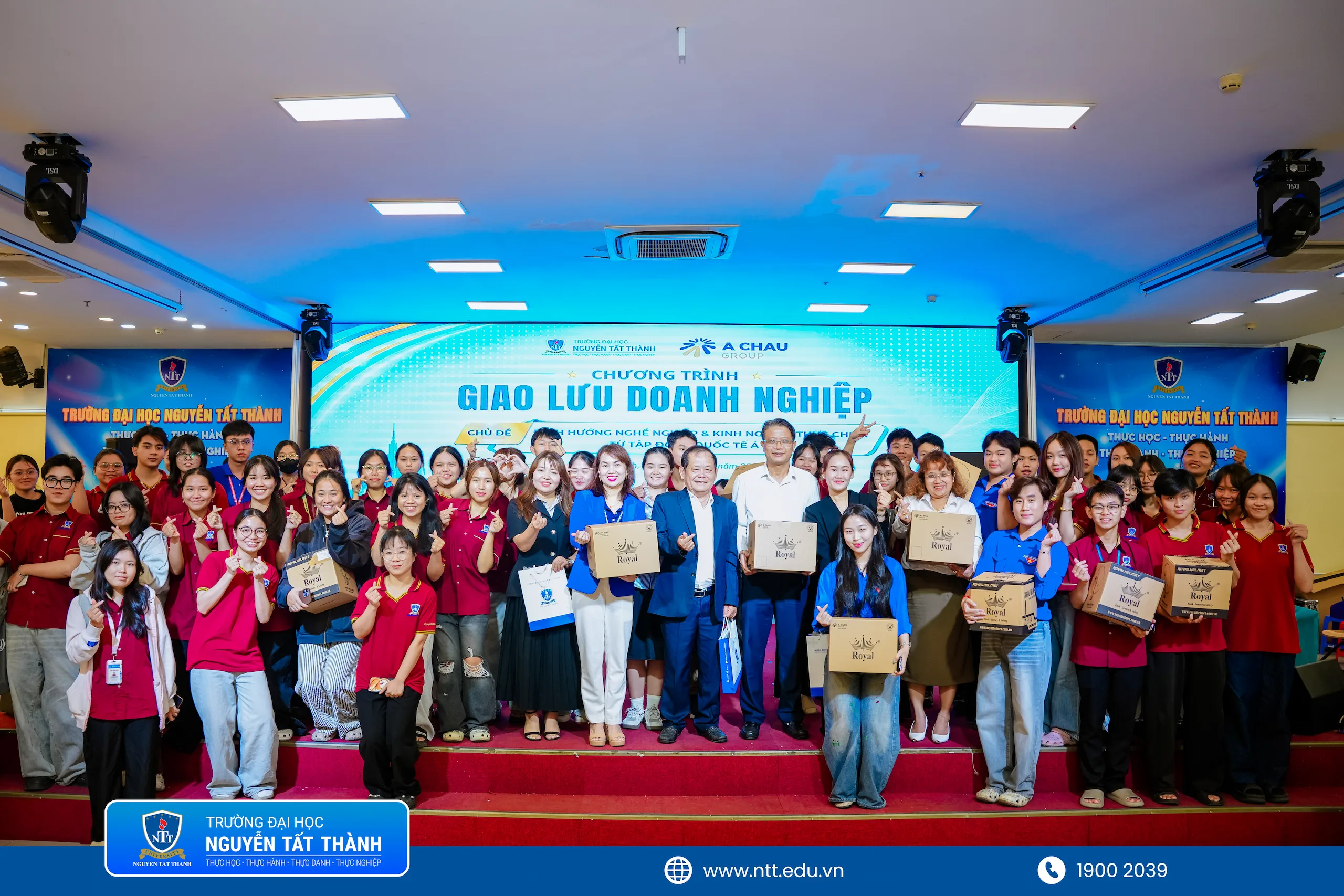 Á CHÂU GROUP GIAO LƯU DOANH NGHIỆP CÙNG SINH VIÊN ĐẠI HỌC NGUYỄN TẤT THÀNH: LAN TỎA KIẾN THỨC THỰC TIỄN – MỞ RỘNG CƠ HỘI NGHỀ NGHIỆP