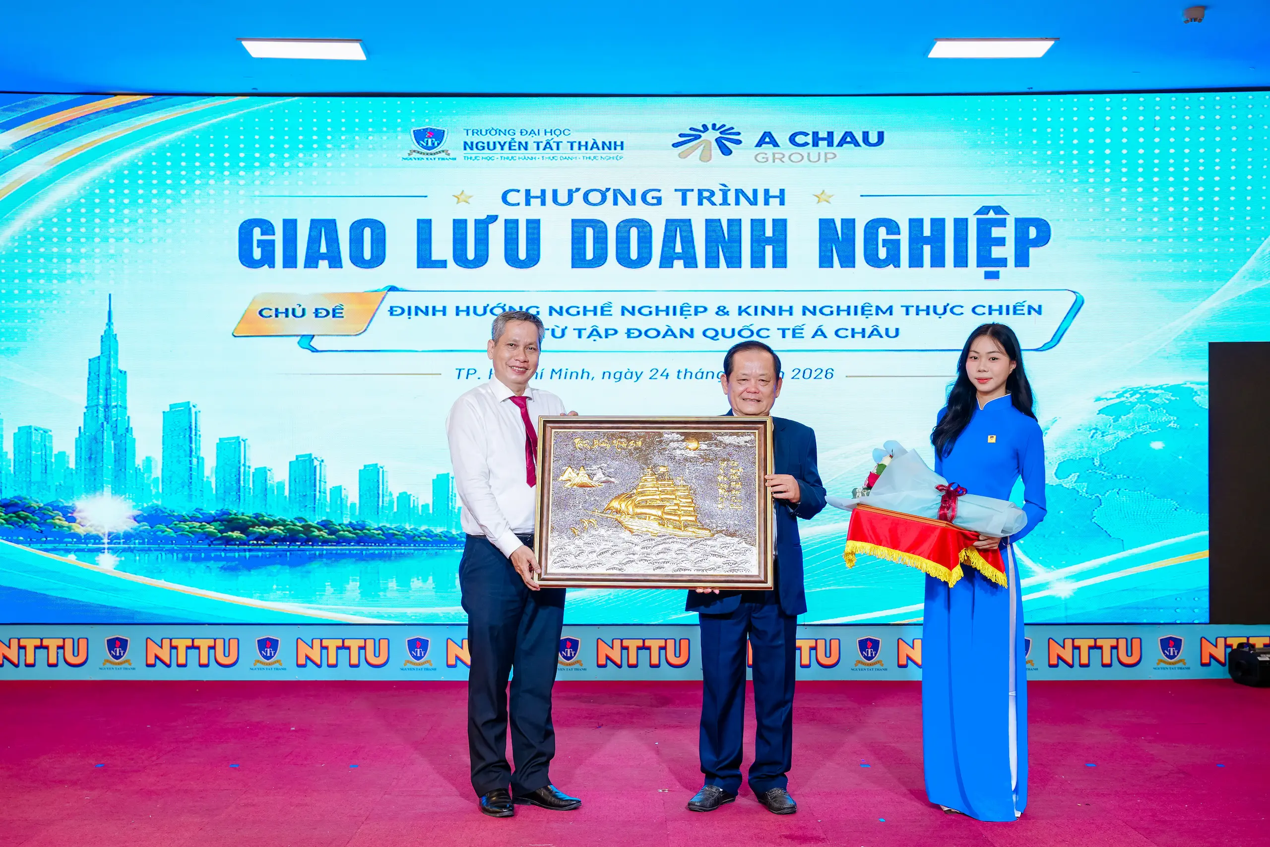 Á CHÂU GROUP GIAO LƯU DOANH NGHIỆP CÙNG SINH VIÊN ĐẠI HỌC NGUYỄN TẤT THÀNH: LAN TỎA KIẾN THỨC THỰC TIỄN – MỞ RỘNG CƠ HỘI NGHỀ NGHIỆP