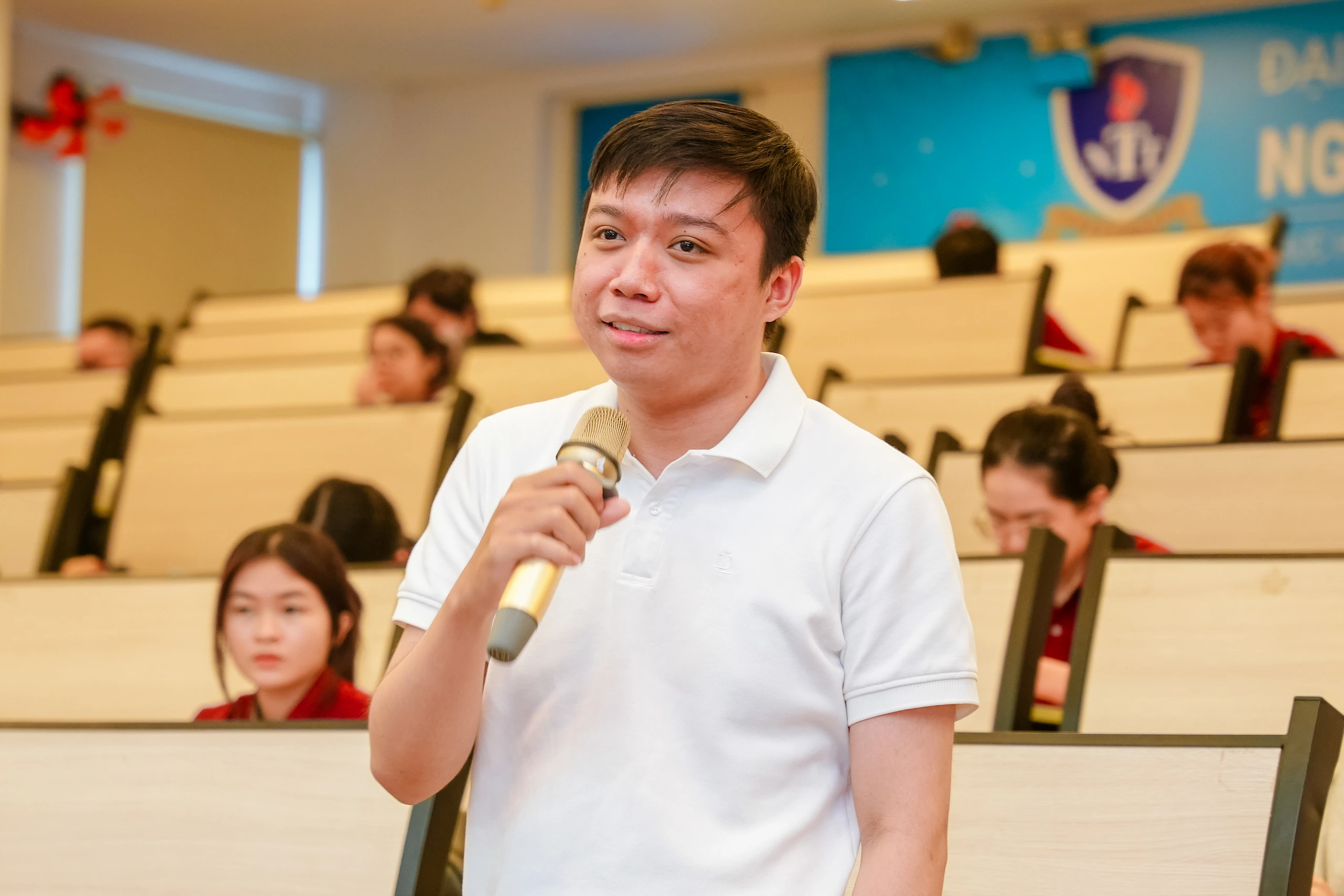Á CHÂU GROUP GIAO LƯU DOANH NGHIỆP CÙNG SINH VIÊN ĐẠI HỌC NGUYỄN TẤT THÀNH: LAN TỎA KIẾN THỨC THỰC TIỄN – MỞ RỘNG CƠ HỘI NGHỀ NGHIỆP