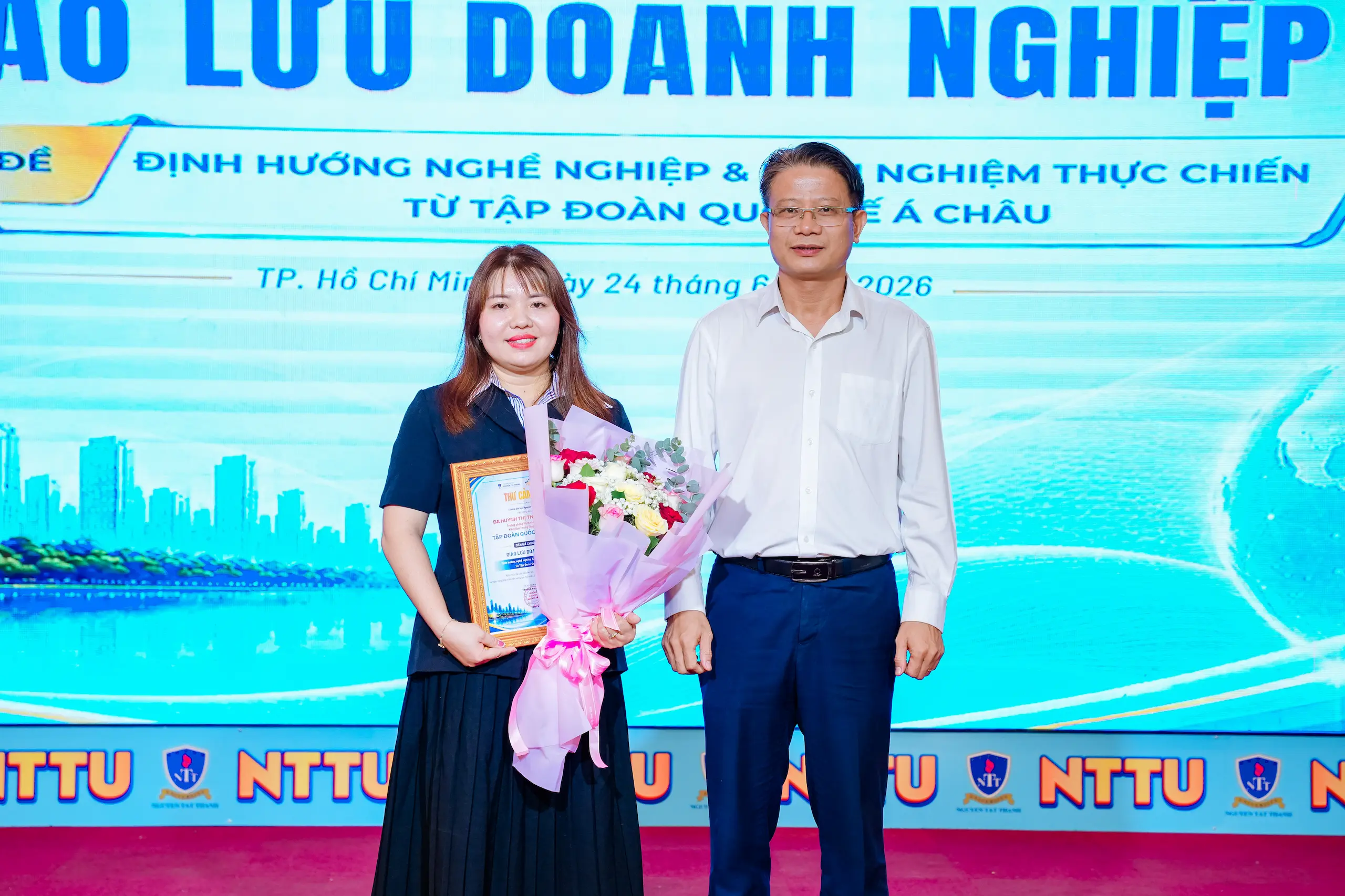 Á CHÂU GROUP GIAO LƯU DOANH NGHIỆP CÙNG SINH VIÊN ĐẠI HỌC NGUYỄN TẤT THÀNH: LAN TỎA KIẾN THỨC THỰC TIỄN – MỞ RỘNG CƠ HỘI NGHỀ NGHIỆP