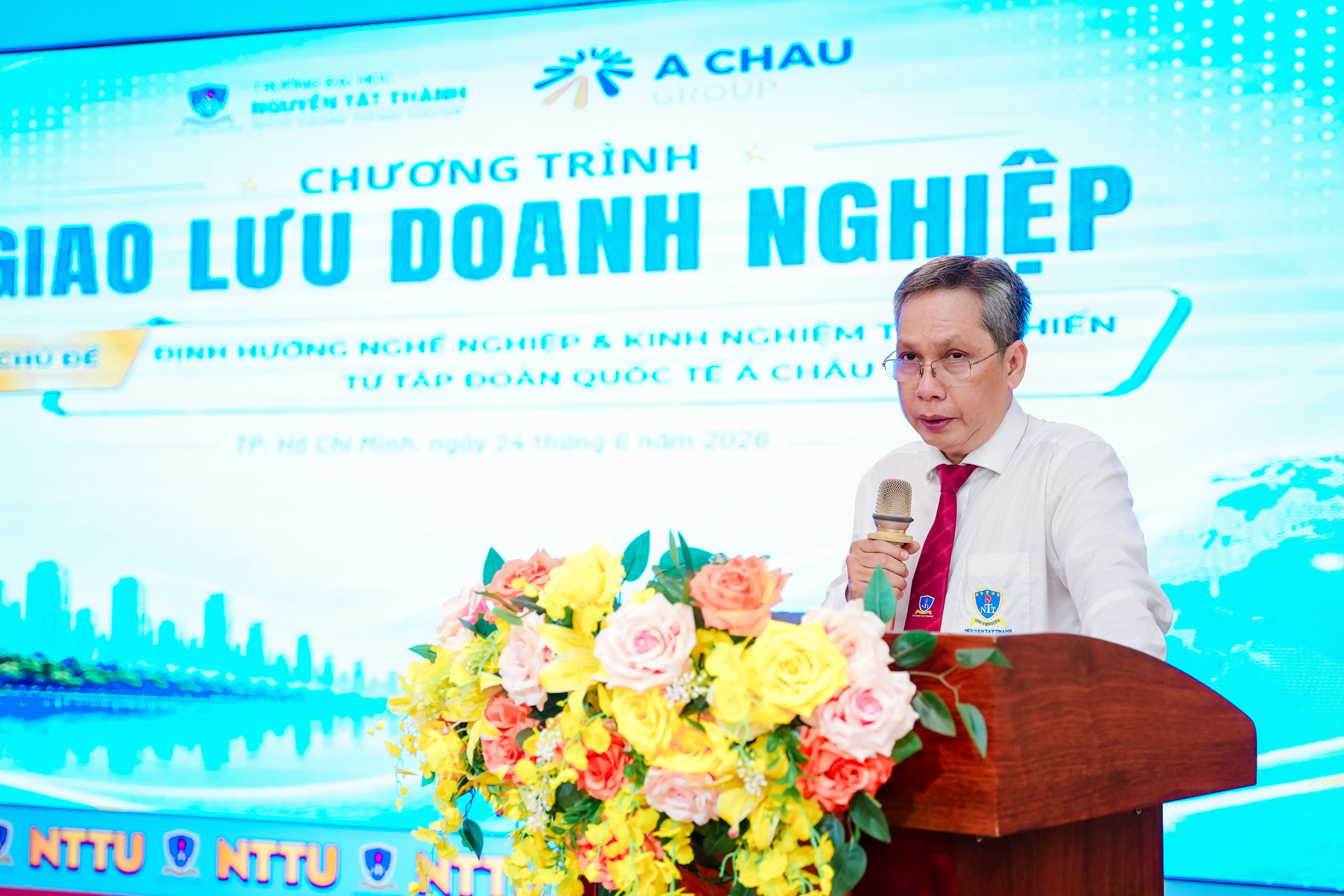 Á CHÂU GROUP GIAO LƯU DOANH NGHIỆP CÙNG SINH VIÊN ĐẠI HỌC NGUYỄN TẤT THÀNH: LAN TỎA KIẾN THỨC THỰC TIỄN – MỞ RỘNG CƠ HỘI NGHỀ NGHIỆP