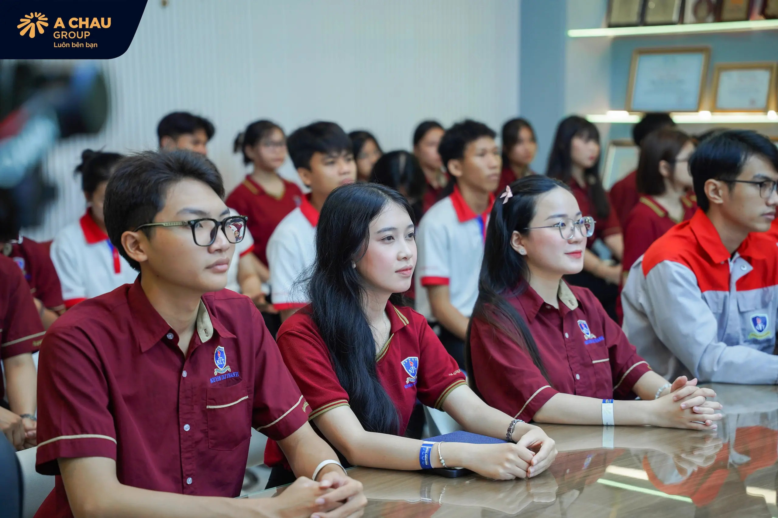 Hình ảnh FROM MATERIAL TO SAFETY"