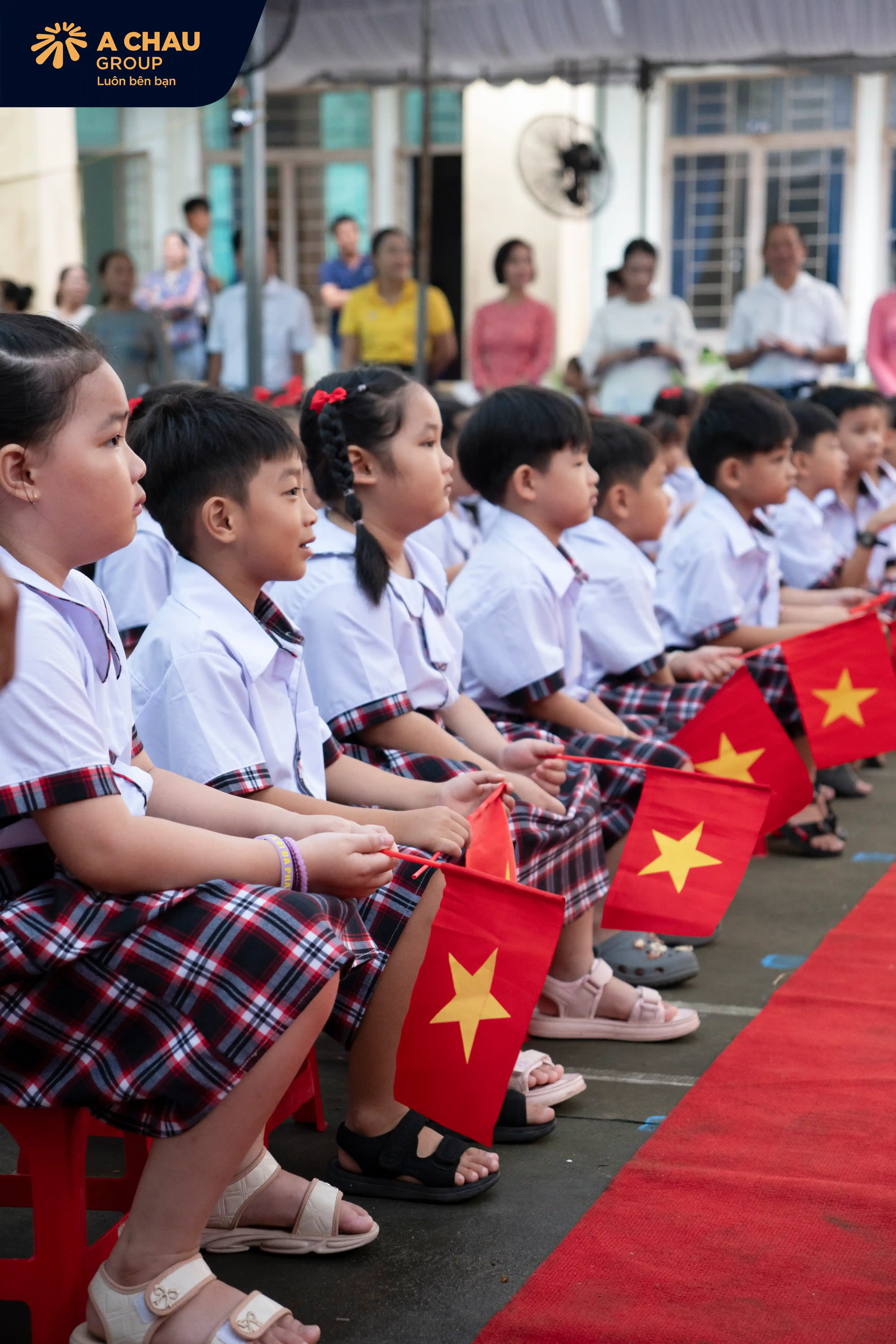 Tập Đoàn Quốc Tế Á Châu trao tặng 80 chiếc nón bảo hiểm cho học sinh trường tiểu học phước thạnh 6 Lan tỏa trách nhiệm vì cộng đồng cùng trường tiểu học Phước Thạnh