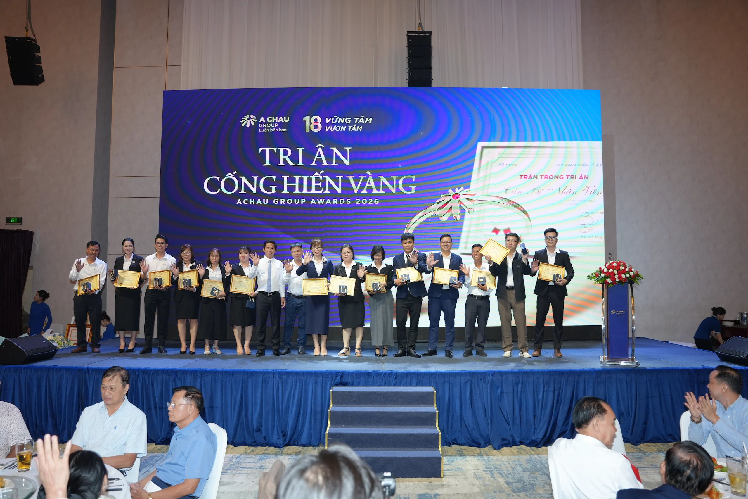 Ghi nhận những đóng góp của đội ngũ cán bộ, công nhân viên