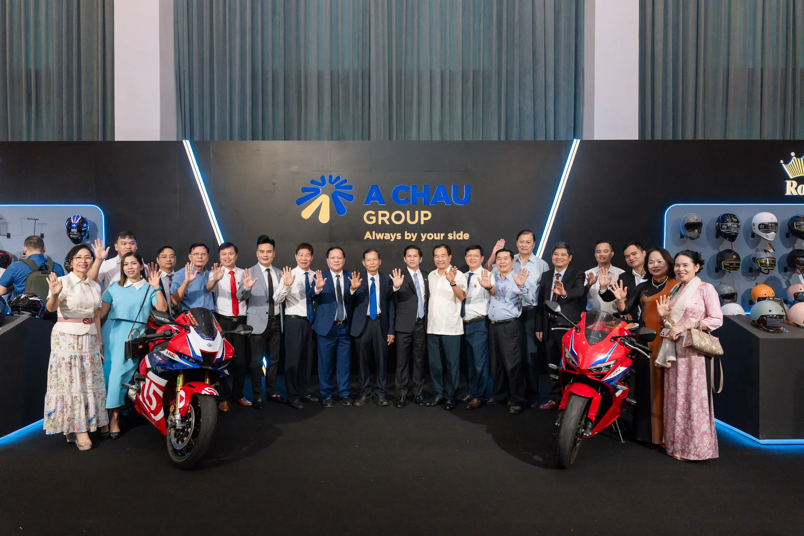 Á Châu Group ra mắt sản phẩm ROC với chủ đề “Race of Champions – Vị thế dẫn đầu” 5 Khách hàng và đối tác tại sự kiện ra mắt sản phẩm ROC