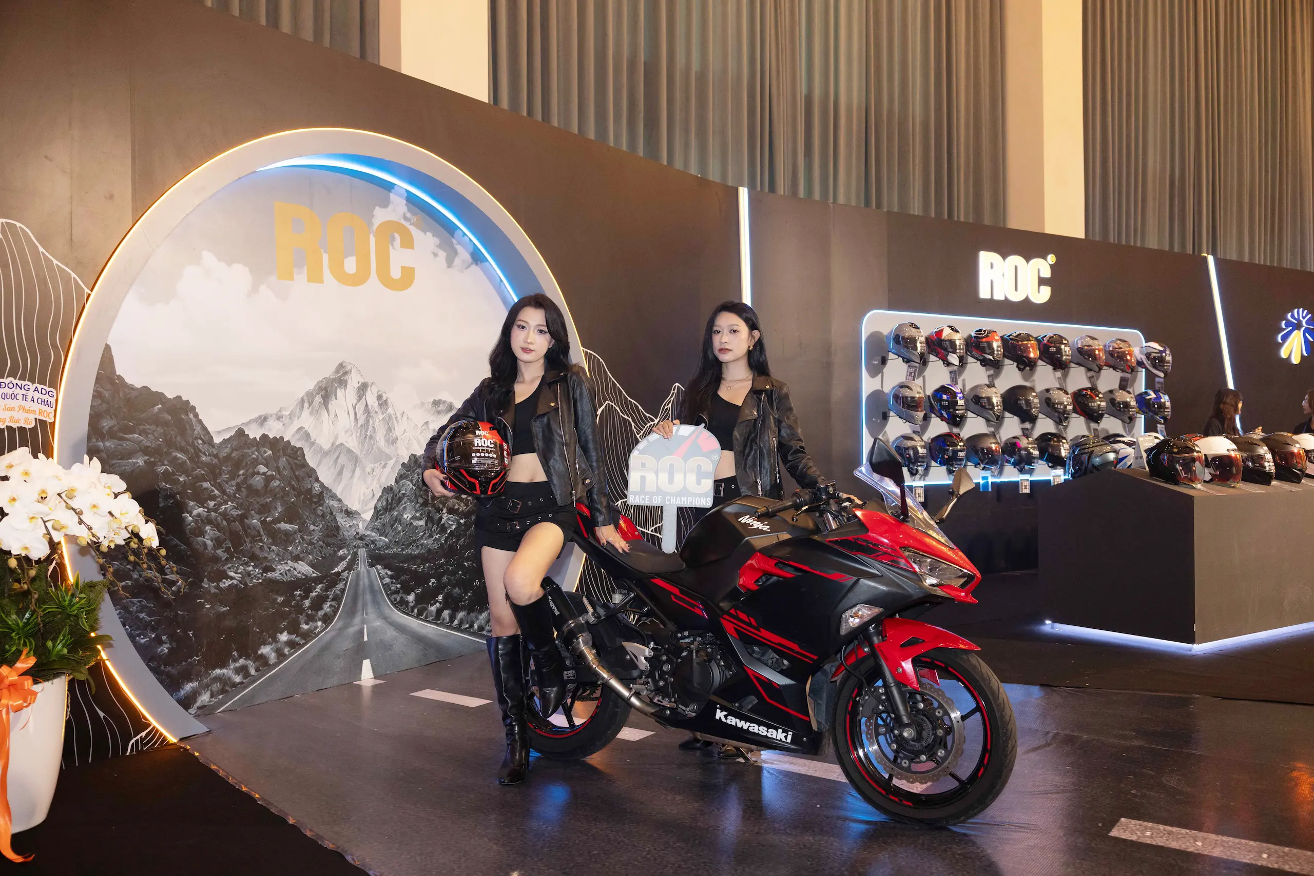 Á Châu Group ra mắt sản phẩm ROC với chủ đề “Race of Champions – Vị thế dẫn đầu” 2 Sự kiện ra mắt nón bảo hiểm Roc Race of Champions vị thế dẫn đầu